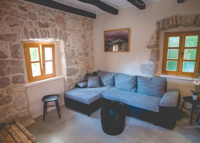 Vila Jela *